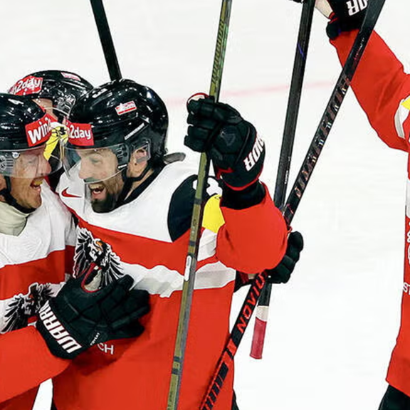 Eishockeyteam stürmt nach 6:1 gegen Lettland ins WM-Viertelfinale