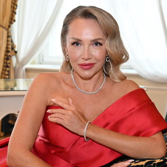 68. Opernball: Mucha zeigt Traumrobe und 400.000-Euro-Schmuck