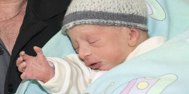 60-Jährige  bekommt  Zwillinge