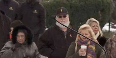 Dieser Opa soll Elvis sein!