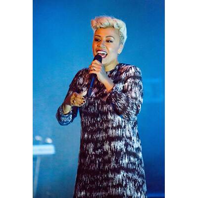 Wählen Sie die Newcomerin aus dem Bereich Musik