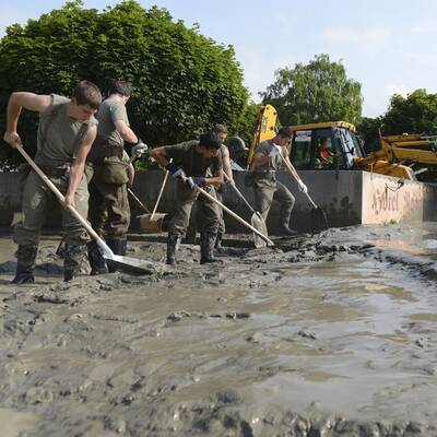 Aufräumen nach dem Hochwasser