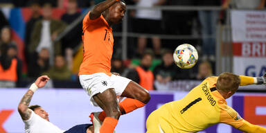 So lacht das Netz &uuml;ber Englands Slapstick-Aus