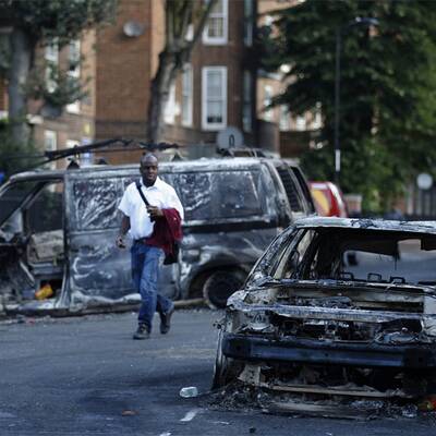 Krawalle in ganz England