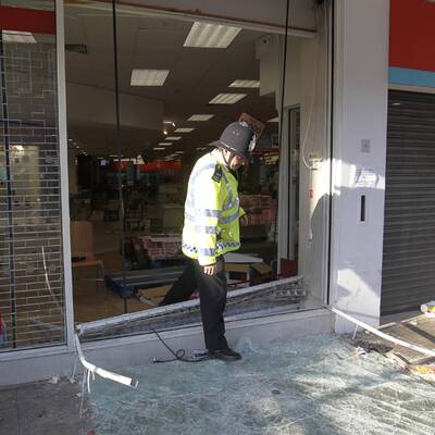 Krawalle in ganz England