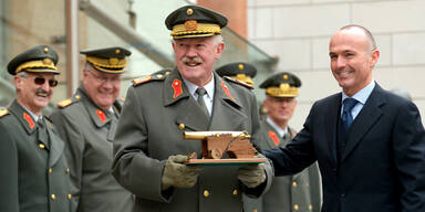 General feiert 12 Stunden Party