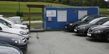 27-Jähriger in Kofferaum gesperrt