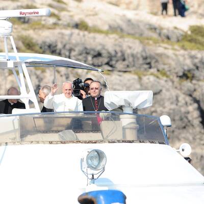 Papst besucht Flüchtlingsinsel Lampedusa