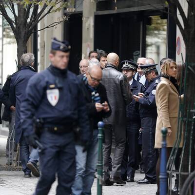 Mann mit Pumpgun macht Paris unsicher