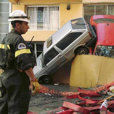 Panik nach Tsunami und Erdbeben