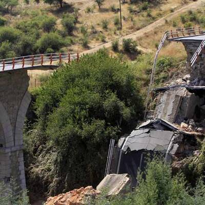 Panik nach Tsunami und Erdbeben