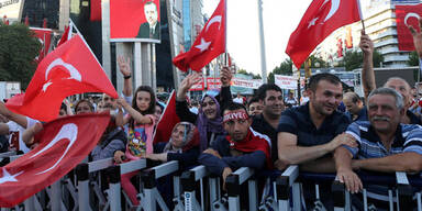 Riesen-Demo für Erdogan in Köln 