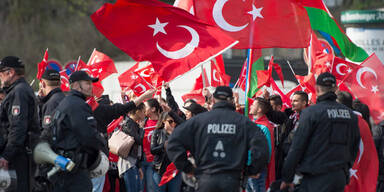 Mega-Demo für Erdogan in Köln 
