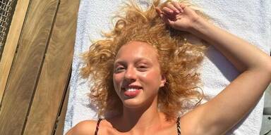 Becker-Tochter 'oben ohne'