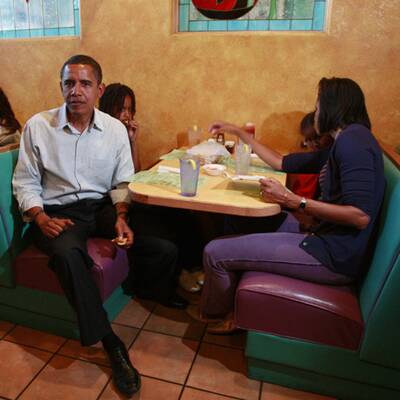 First Daddy: Obama bringt Töchter zur Schule