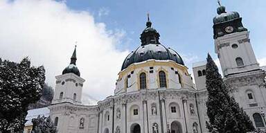 100 Missbrauchs-Opfer in deutschem Kloster