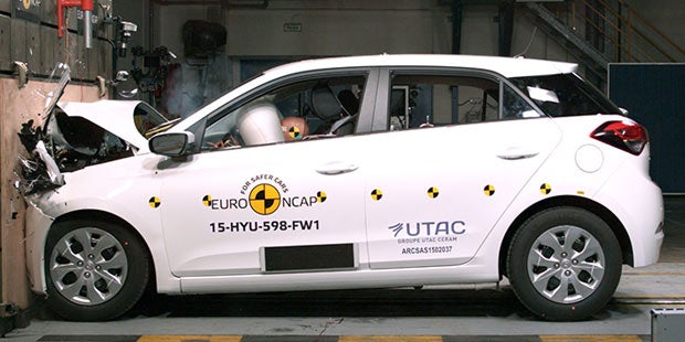 Neuer Superb glänzt beim Crashtest