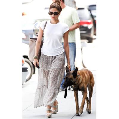 So sehen die Stars beim Gassigehen aus