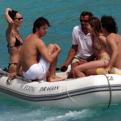 Am Strand: So verliebt turtelt Eva Herzigova