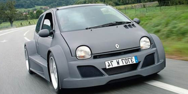 Twingo mit Mittelmotor V8 von Rover