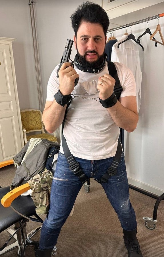 Netrebkos Ehemann im Bondage-Look