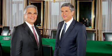 Faymann und Spindelegger im Kanzler-Duell