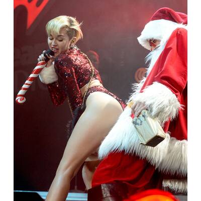 Miley Cyrus: Weihnachtliche Selbstinszenierungsshow Teil 2