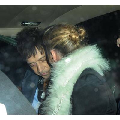 Party-Queen: Wo hat Kate Moss nur ihr Kleid verloren?