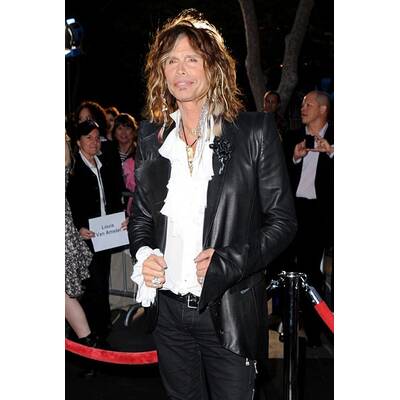 Pirates: Sexy Penelope Cruz, fescher Johnny Depp locken Hollywood ins Kino