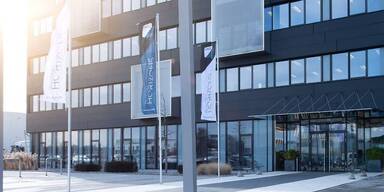 FACC jubelt &uuml;ber Plus.