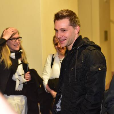 Hier kommt der Facebook-Kläger zum Gericht