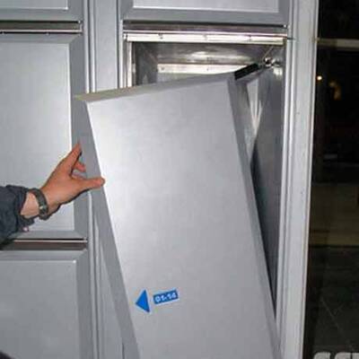 Teenager sperrte sich in Schließfach ein