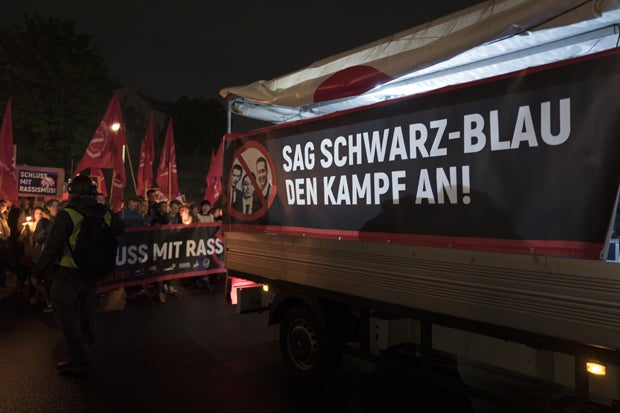 Fackel-Marsch gegen Rassismus in Wiener Innenstadt