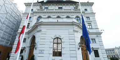 Terror-Anschlag: Regierung beschlie&szlig;t dreitaegige Staatstrauer