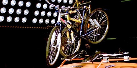 Autofahrerclub testet 14 Fahrradträger