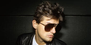 Falco mit Sonnenbrille