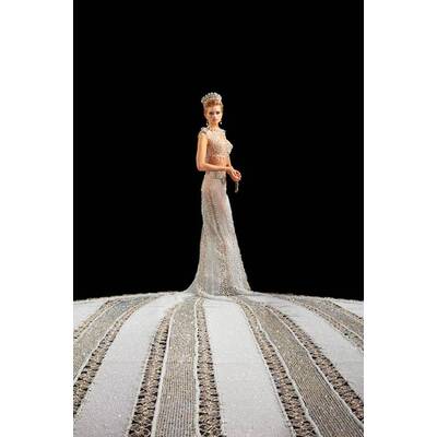 Brautkleid aus Millionen Perlen 