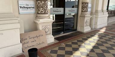 Gülle vor ÖVP-Zentrale in Wien.