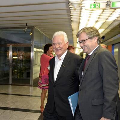 Faymann gegen Stronach