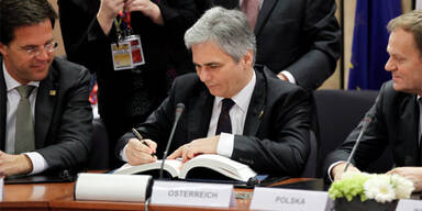 Faymann unterzeichnet EU-Fiskalpakt 