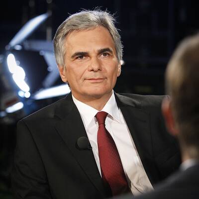  Werner Faymann zu Gast bei Armin Wolf im Gartenhotel Altmansdorf.