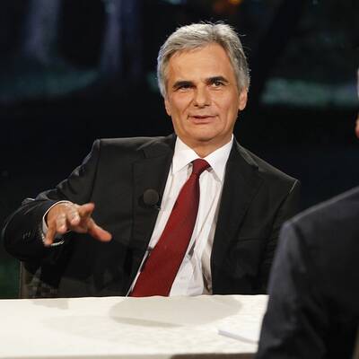  Werner Faymann zu Gast bei Armin Wolf im Gartenhotel Altmansdorf.