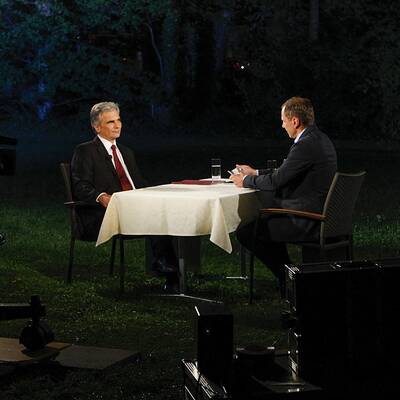  Werner Faymann zu Gast bei Armin Wolf im Gartenhotel Altmansdorf.