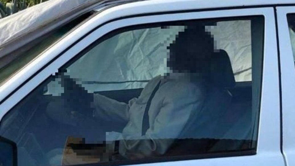 Politiker lässt sich mit seinem Mercedes begraben