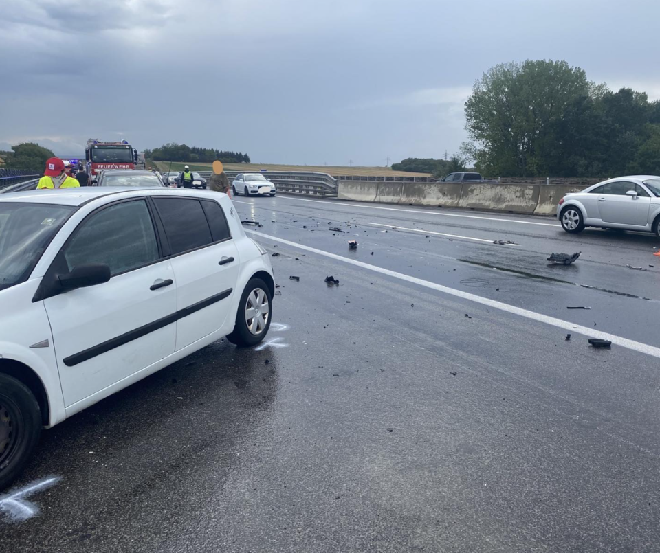 Massen-Crash auf der Schnellstraße S31