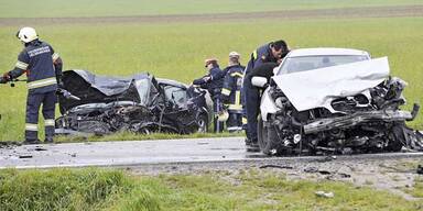 Teenie raste in Gegenverkehr: Deutscher tot