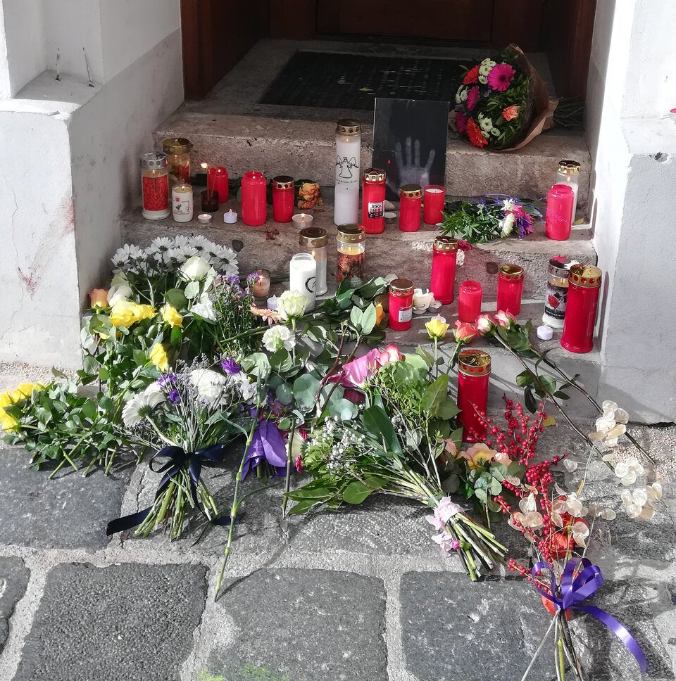 Wien Terror Trauer Blumen Kranz