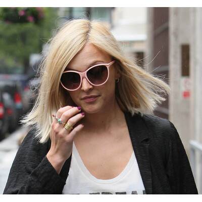 Bunte Sonnenbrillen der Stars