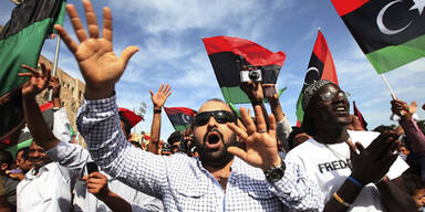 Gaddafis Leiche in Lagerhalle