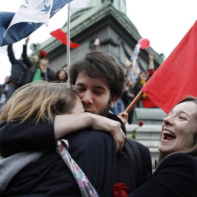  Die Schlacht ist geschlagen, Sarkozy ist gestürzt. Neuer Präsident Frankreichs ist Francois Hollande.